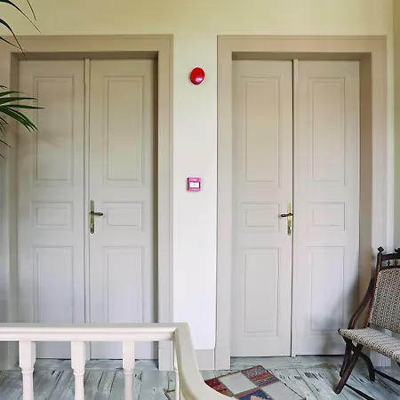 فندق مبيت وإفطار 1850 Kemalpasa ألاتشاتي